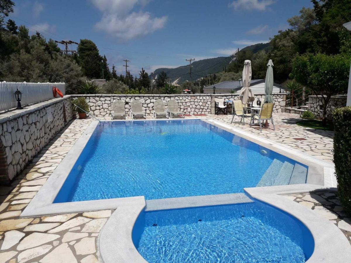 Agios Nikitas Dolphins Appartement Buitenkant foto