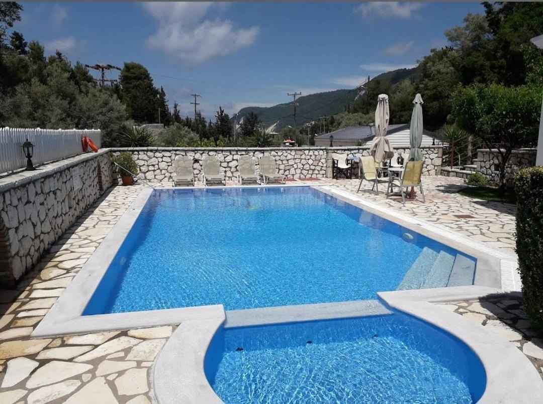Agios Nikitas Dolphins Appartement Buitenkant foto