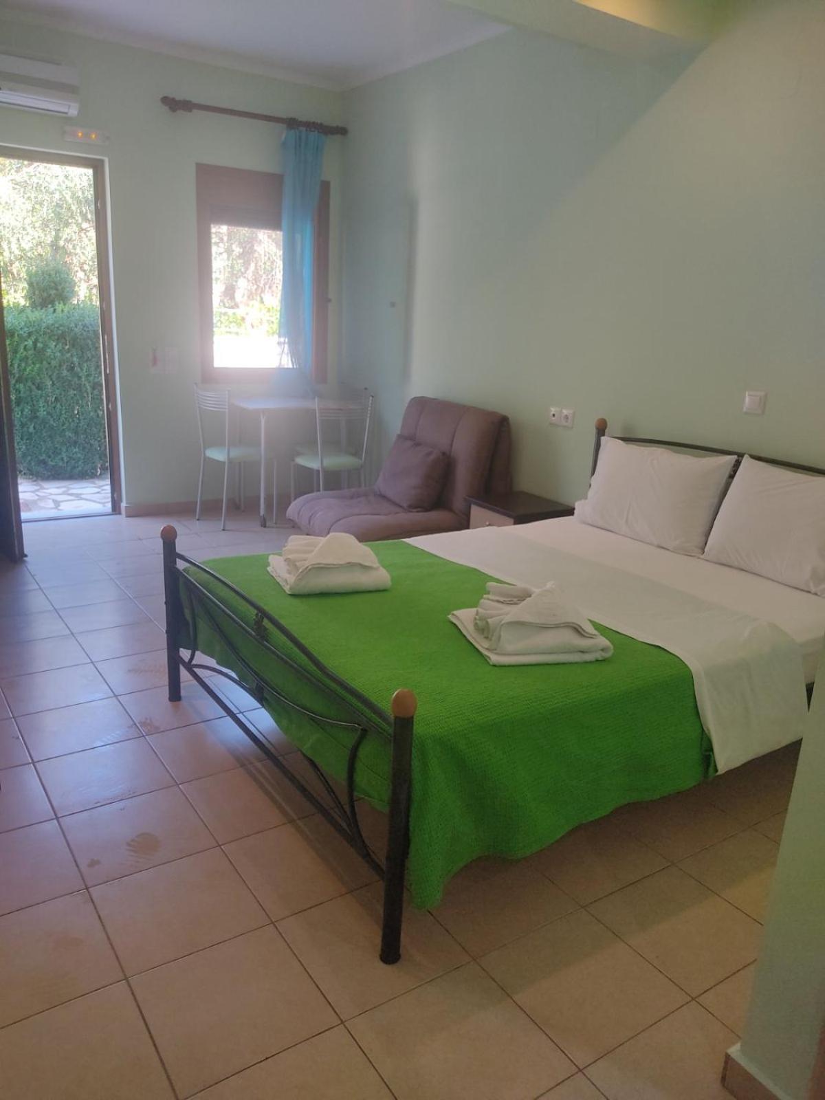 Agios Nikitas Dolphins Appartement Buitenkant foto